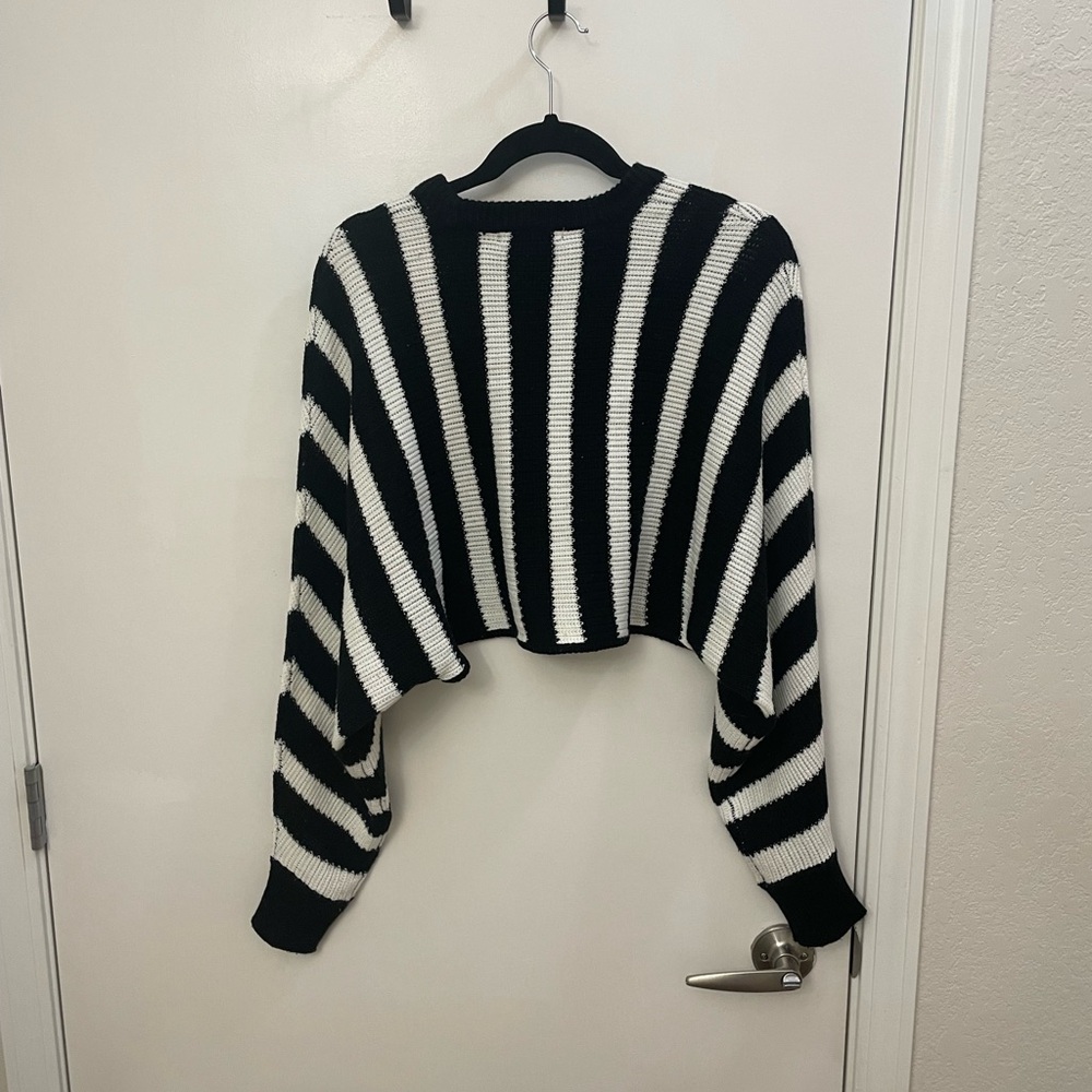 Vintage Revamped Cropped Monochrome Striped Sweater - Picture 6 of 6